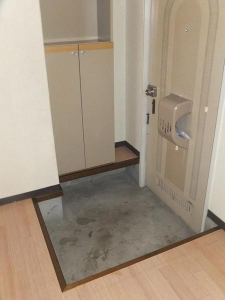 ロゼッリーナ灰塚