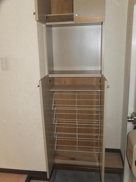 ロゼッリーナ灰塚