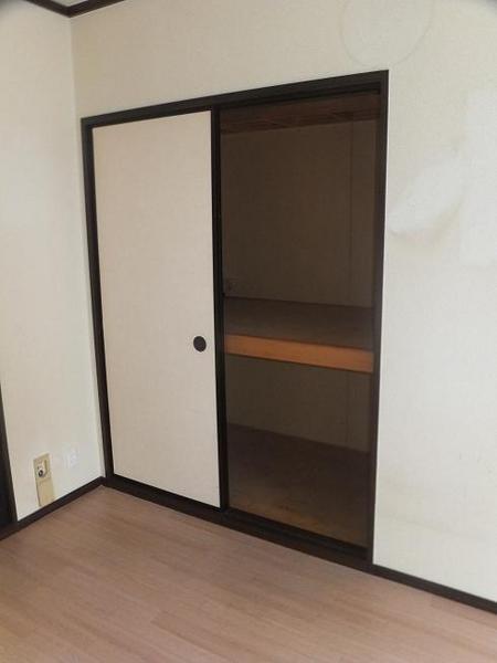 ロゼッリーナ灰塚