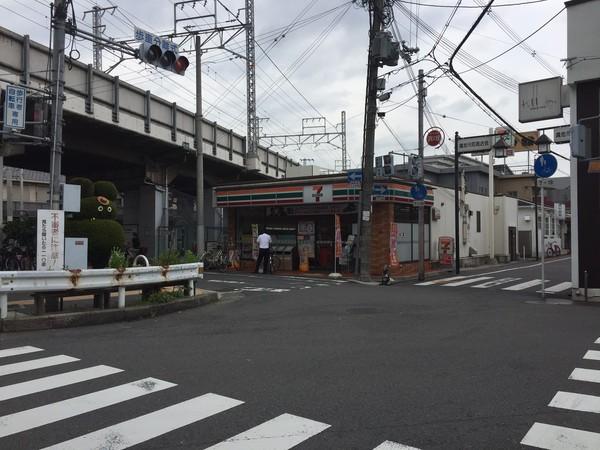 イーストマンション(セブンイレブン東大阪鴻池元町店)