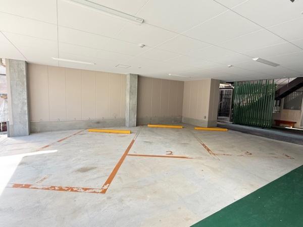 スマイルテラス(駐車場)