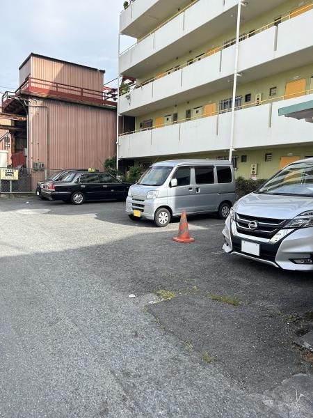 ヴィルトゥー三島(駐車場)