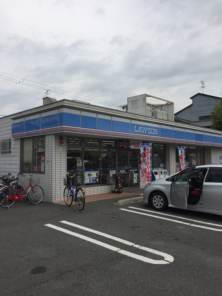 ハイツヒラオカ(ローソン 東大阪西鴻池町1丁目店)