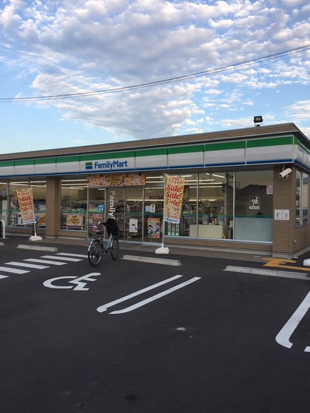 灰塚4丁目テラス(ファミリーマート東大阪東鴻池店)