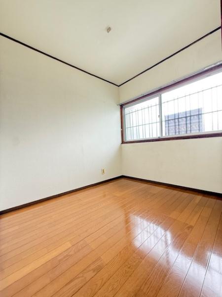 灰塚4丁目生駒貸家(洋室)