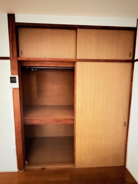 灰塚4丁目生駒貸家(収納)