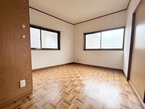 灰塚4丁目生駒貸家(洋室)