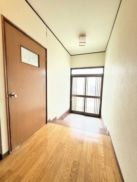 灰塚4丁目生駒貸家(玄関)