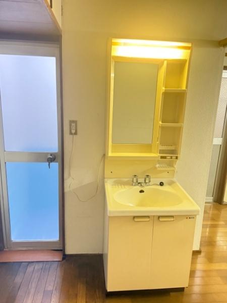 灰塚4丁目生駒貸家(洗面台・洗面所)