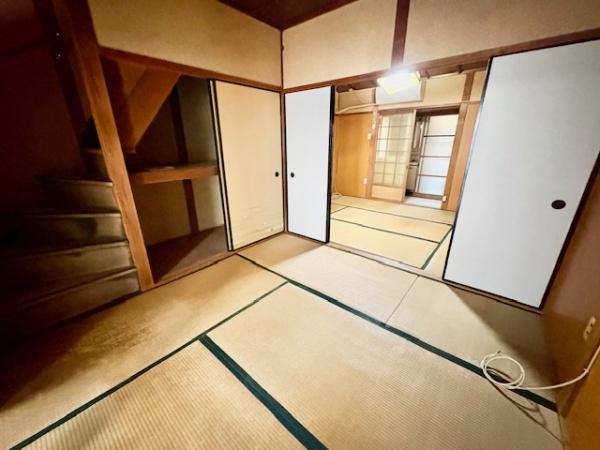 東大阪市中鴻池町２丁目のテラスハウス