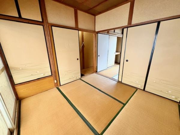 東大阪市中鴻池町２丁目のテラスハウス