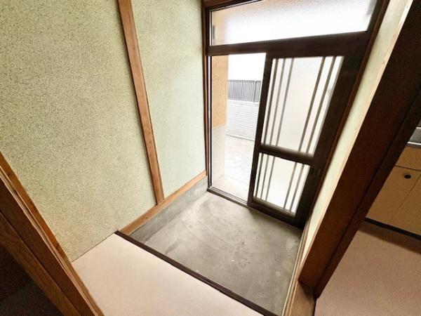 東大阪市中鴻池町２丁目のテラスハウス