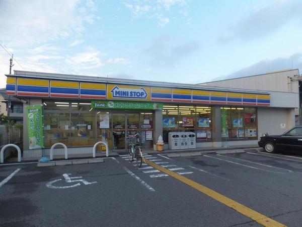 東鴻池町５丁目文化　中棟(ミニストップ東大阪東鴻池町店)
