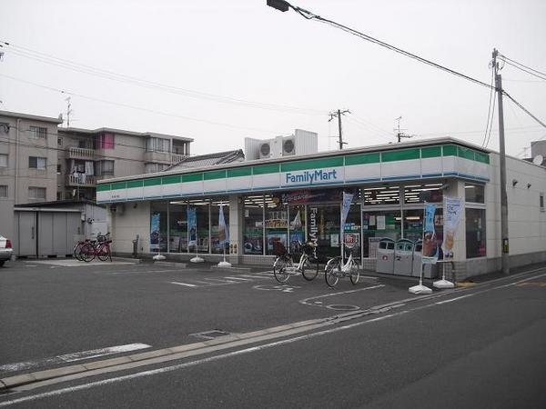 オリエントレジデンス新庄(ファミリーマート東大阪三島店)