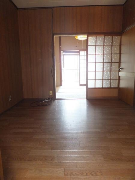 東大阪市中鴻池町2丁目の貸家(洋室)