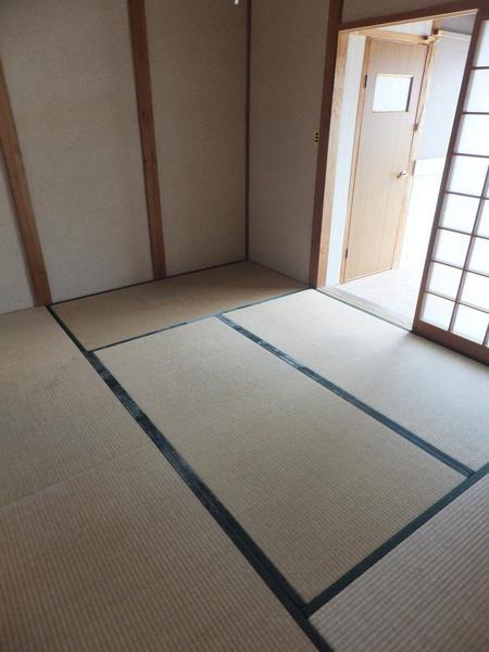 東大阪市中鴻池町2丁目の貸家(和室)