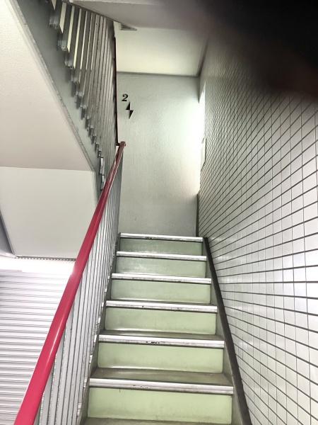 カミデビル　2階