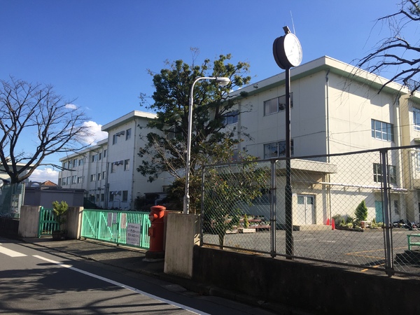 小平市鈴木町２丁目のテラスハウス(小平市立小平第三中学校)