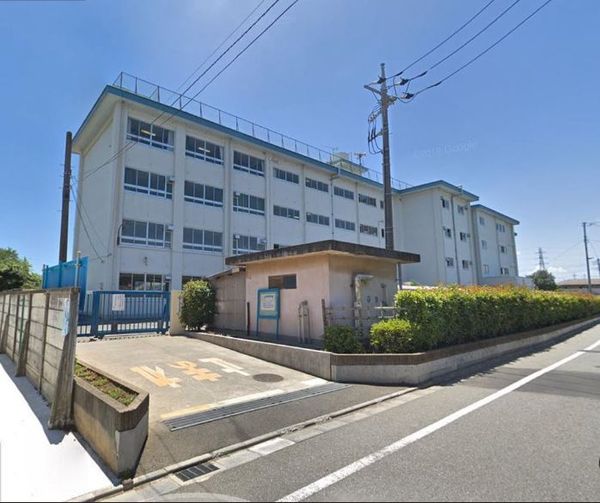 小平市鈴木町２丁目のテラスハウス(小平市立小平第六中学校)