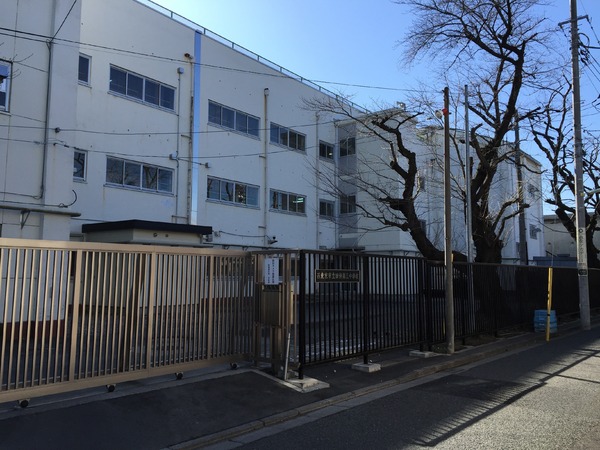 西東京市田無町7丁目のマンション(西東京市立田無第三中学校)