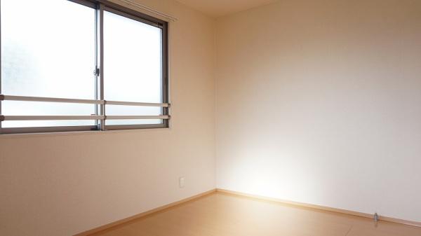 小平市鈴木町１丁目のアパート