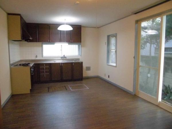 小平市仲町の貸家