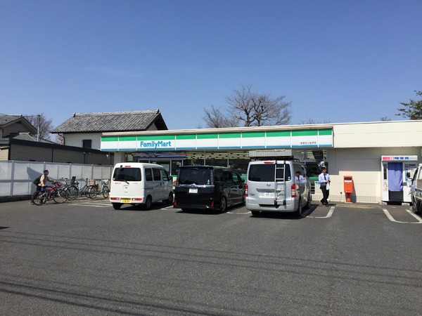 小平市天神町４丁目のマンション(ファミリーマート小平天神町四丁目店)