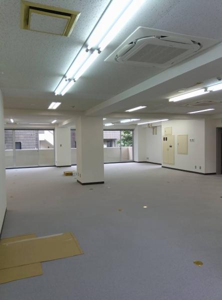 れいせんビル１階