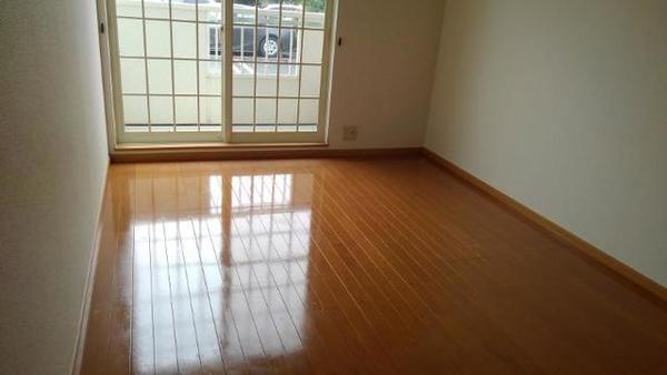 小平市鈴木町１丁目のアパート