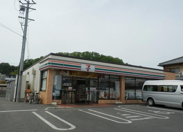 シャトル弐番館(セブンイレブン彦根岡町店)