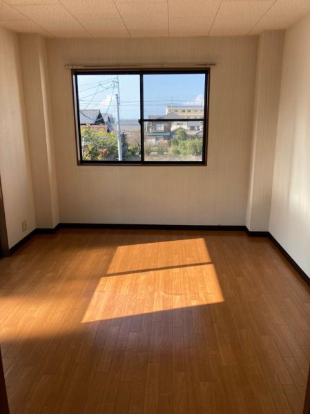 彦根市後三条町のアパート
