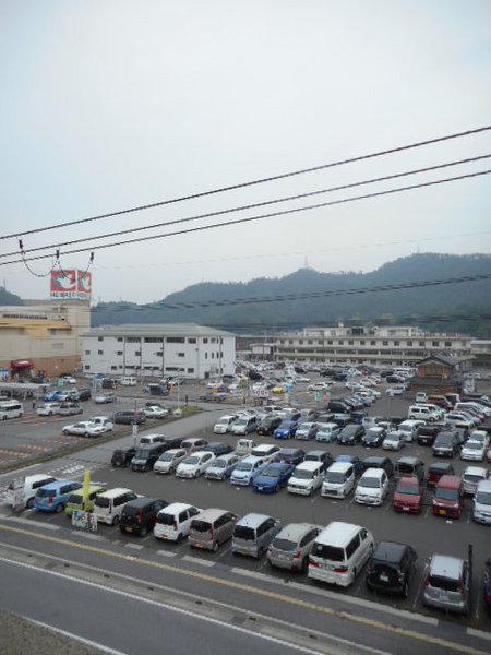 米原市下多良２丁目のマンション