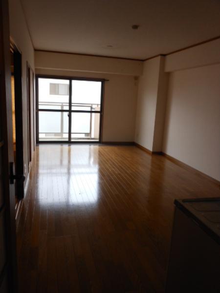 彦根市芹川町のマンション