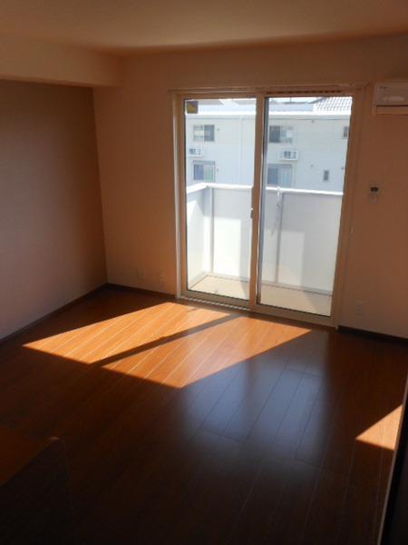 彦根市川瀬馬場町のアパート