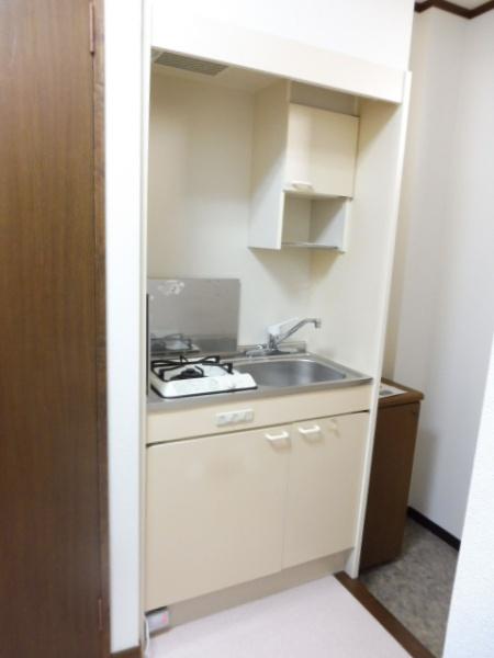 ハイツ城町