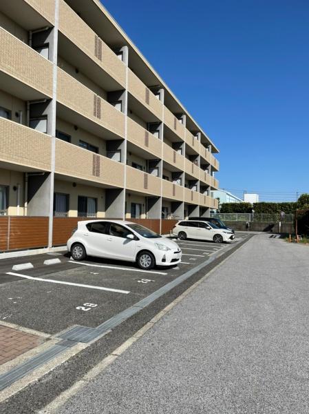 彦根市西沼波町のマンション