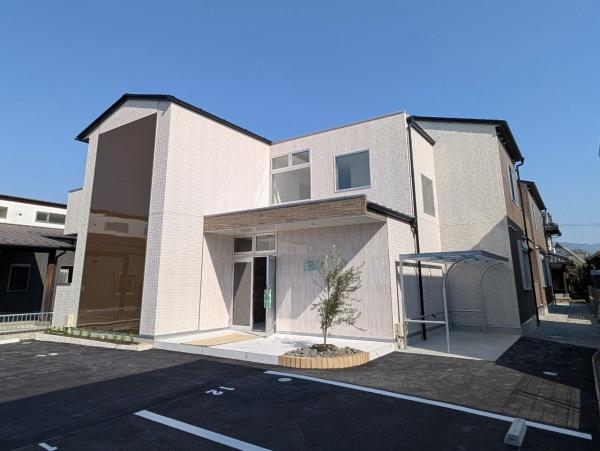 愛知郡愛荘町島川のアパート