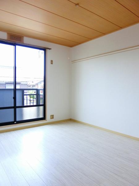 彦根市南川瀬町のハイツ