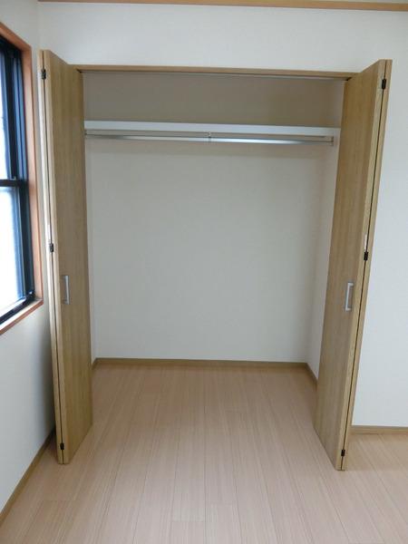 米原市下多良１丁目のアパート