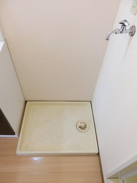 米原市下多良１丁目のアパート