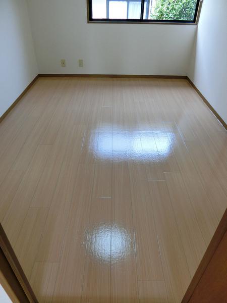 米原市下多良１丁目のアパート