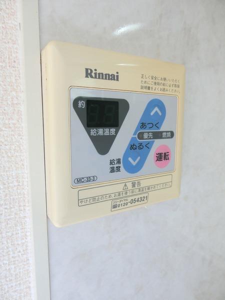 米原市下多良１丁目のアパート