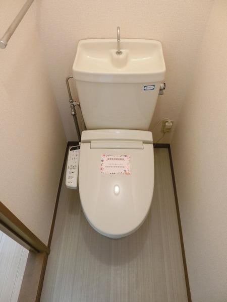 米原市下多良１丁目のアパート