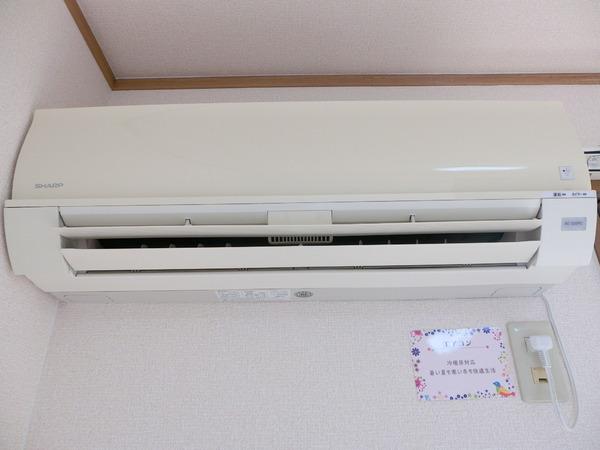 米原市下多良１丁目のアパート