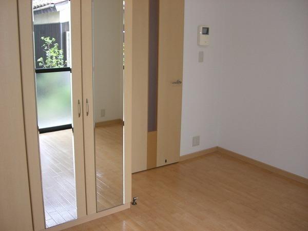 彦根市東沼波町のアパート