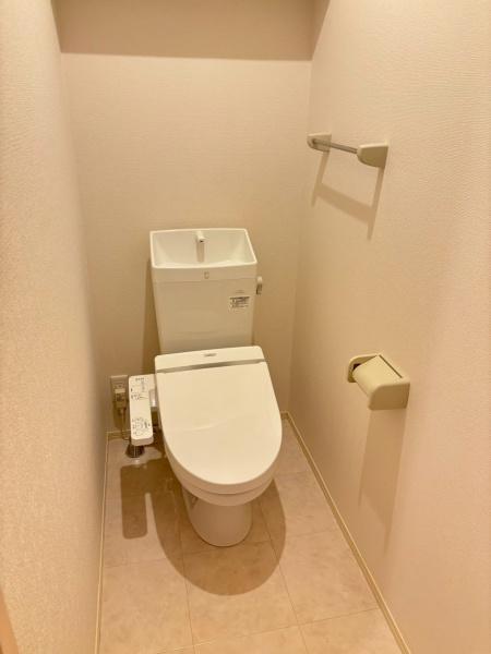 米原市下多良３丁目のアパート
