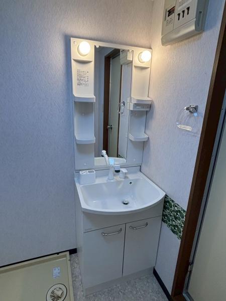 シャトル弐番館
