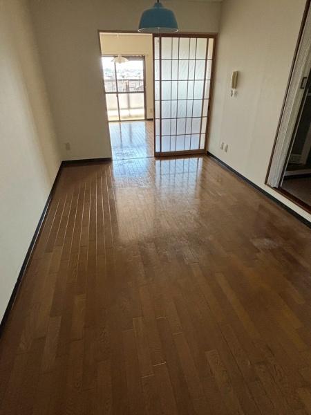 シャトル弐番館