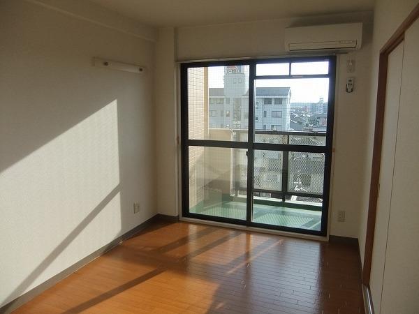 彦根市平田町のマンション
