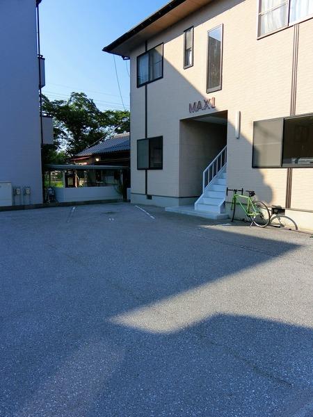 MAX1(駐車場)